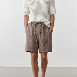 H&M Men's Tan Flat Front Shorts